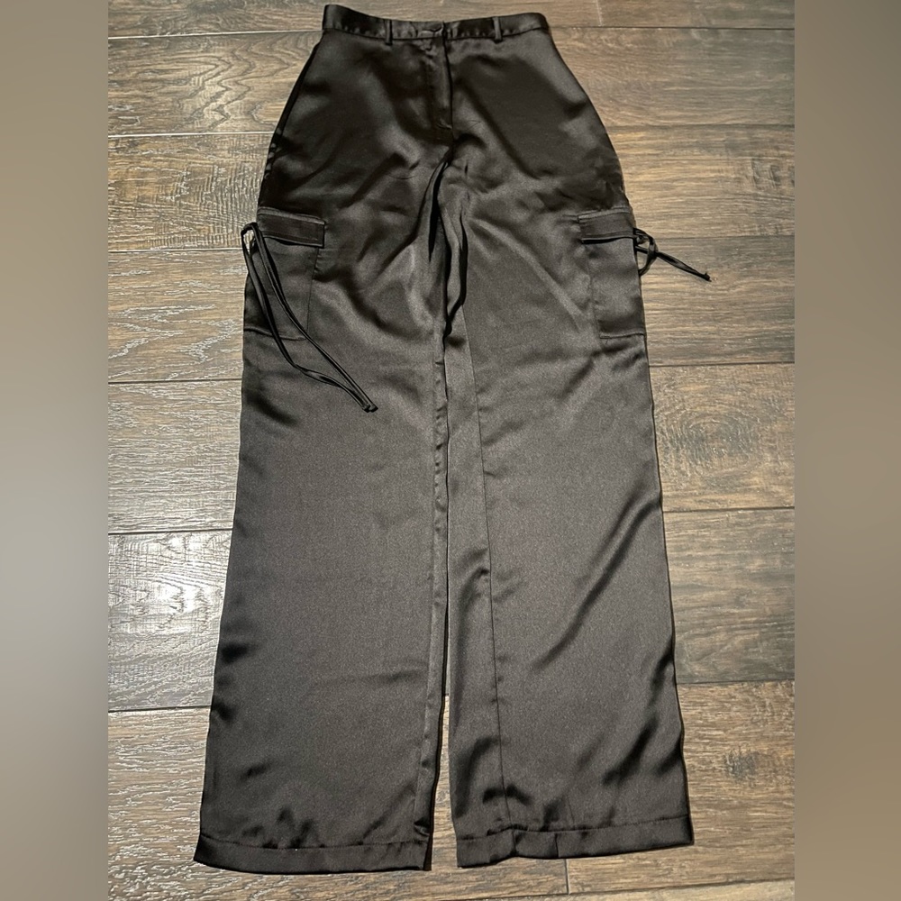 Pretty little thing satin cargo. Size 4.